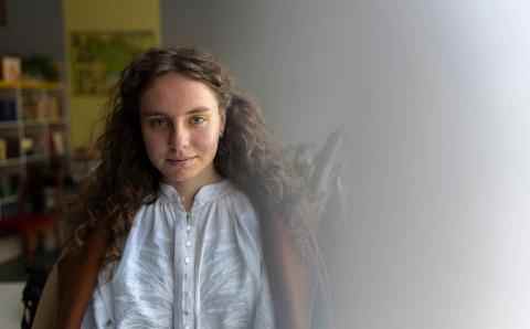 16 år gamle Veronika i Ukraina